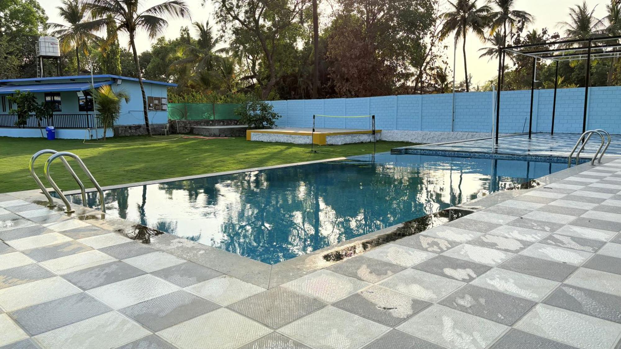 Deep Bhavani Resort Карджат Экстерьер фото