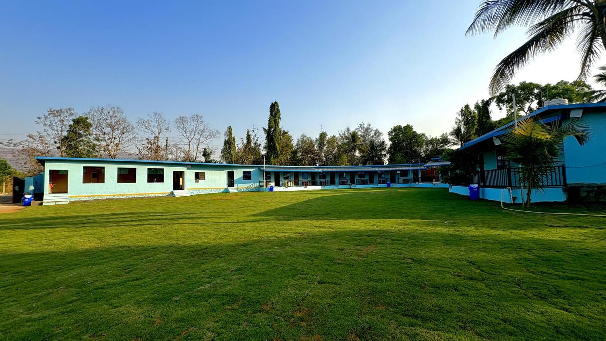 Deep Bhavani Resort Карджат Экстерьер фото